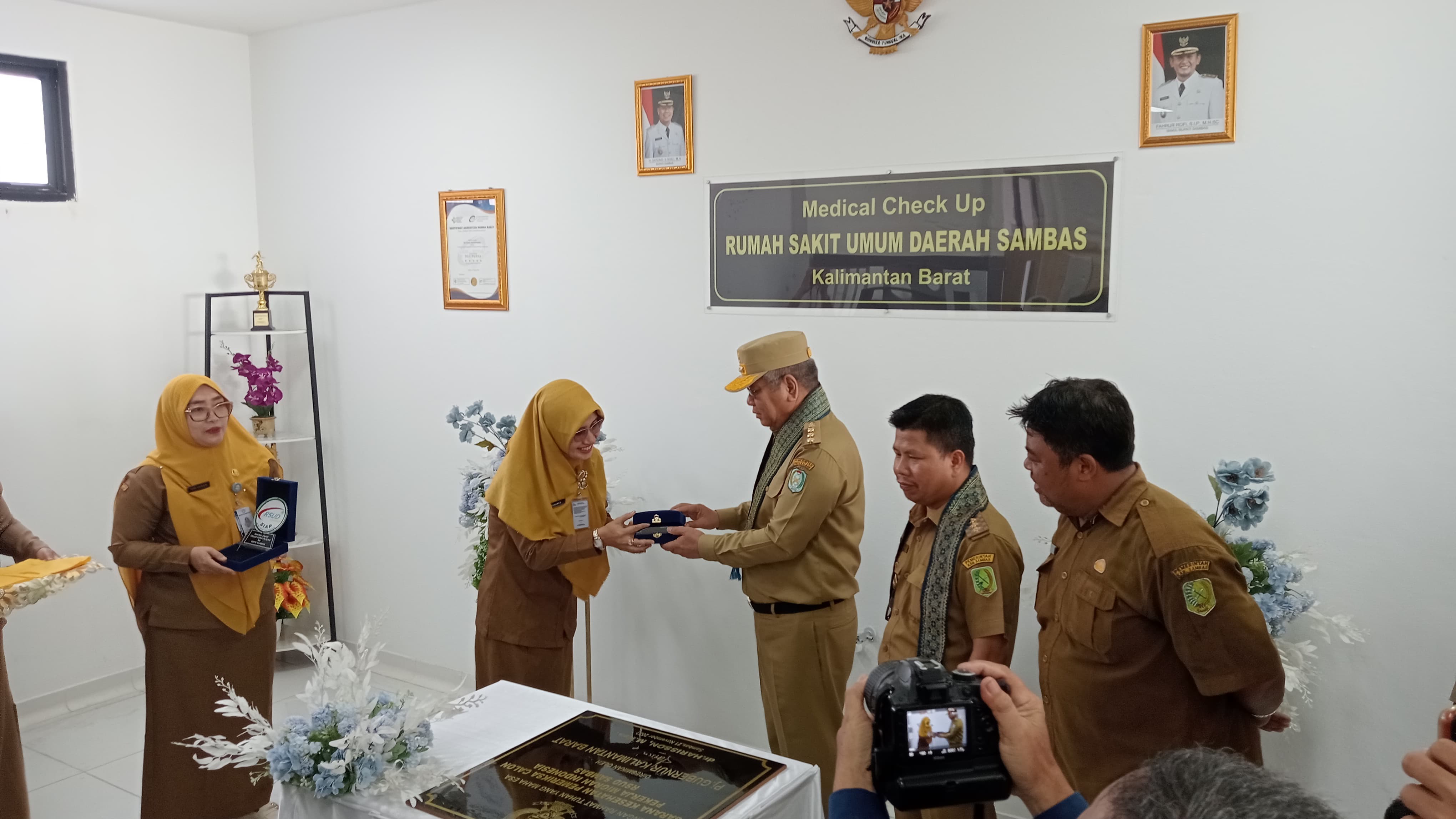 Kunjungan Pj. Gubernur dan Resmikan Sarana Kesehatan Pemeriksaan Calon Pekerja Migran Indonesia di RSUD Sambas